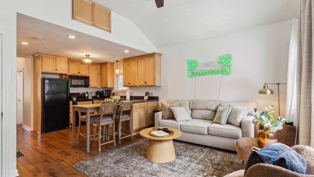 Tremont House | Newly Renovated Tremont Treasure I Cozy + Modern