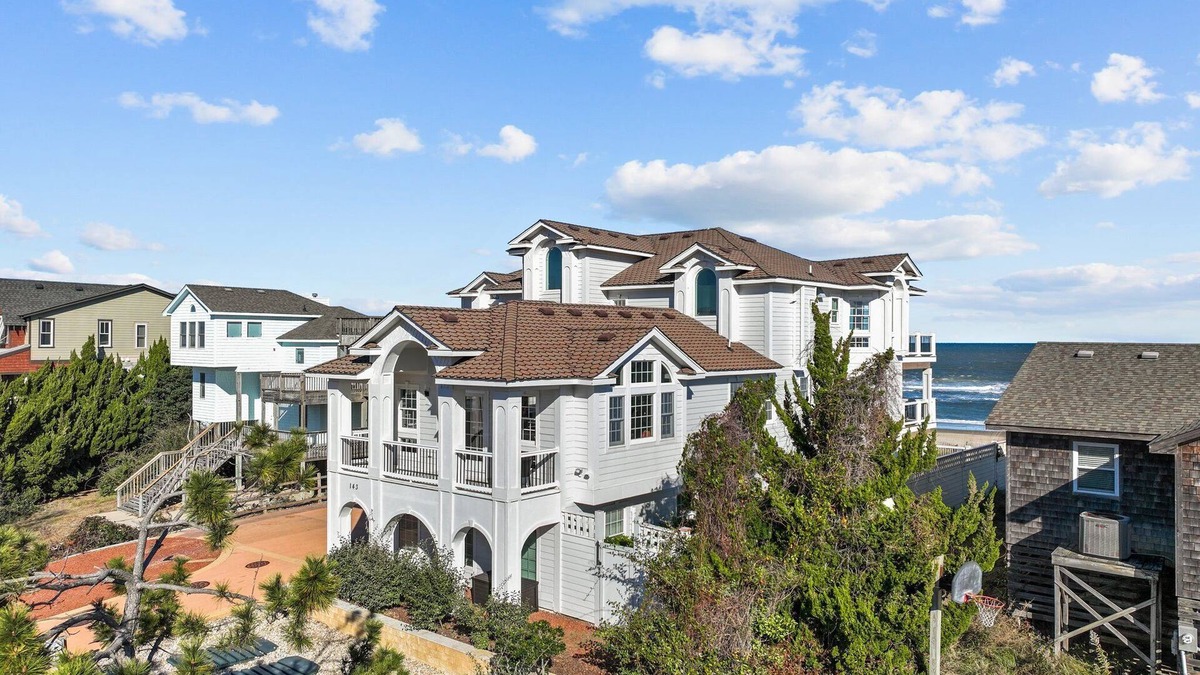 Carolina Dunes House | NEWLY RENOVATED! Ultimate Outer Banks oceanfront accommodation with lavish finishes and furnishings