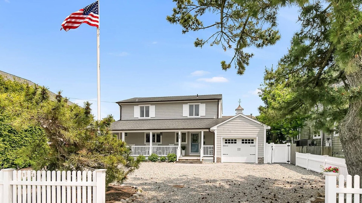 Avon House | Newly renovated upscale Beach House
