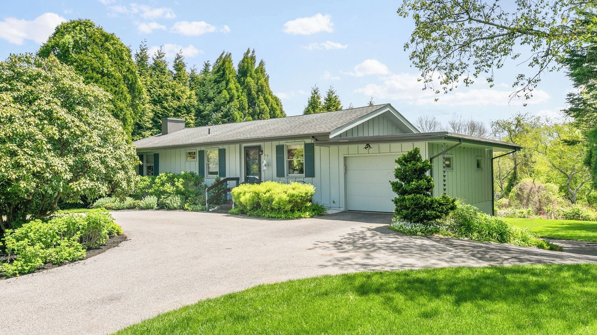 Wakefield-Peacedale House | Newly renovated mid-century modern house, minutes from town and beach