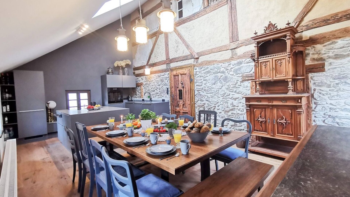 Lauenstein House | Newly renovated vacation home for 12 people
