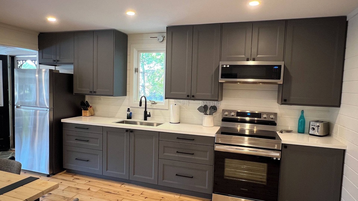 Georgian Bay Cottage | Newly Renovated Waterfront Cottage on Lake Inlet on Honey Harbour!