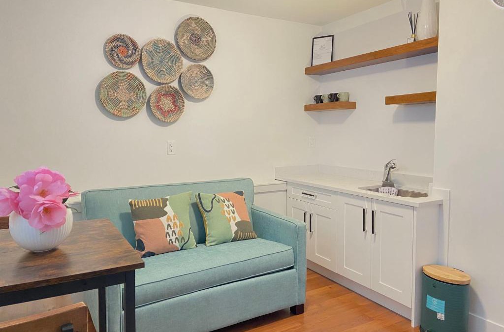 Knight House | Newly Renovated Walkout Basement in Vancouver with Separate Entrance