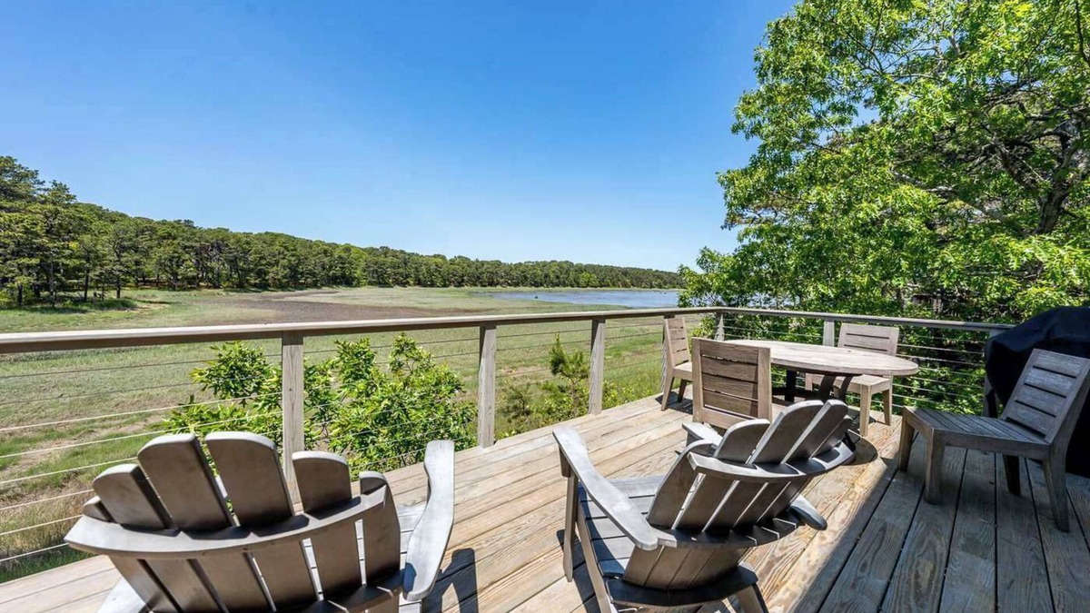 Pleasant Point House | Newly Renovated Waterfront Cottage