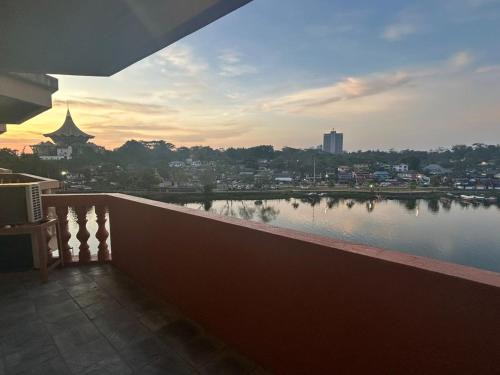 Kampung Surabaya Apartment | Newly Riverbank suites 408
