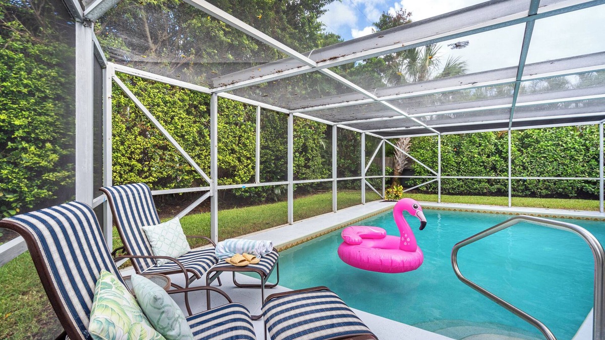 Singer Island House | NEWLY TURFED YARD & PUTTING GREEN - Singer Island Beach House w/Private Pool