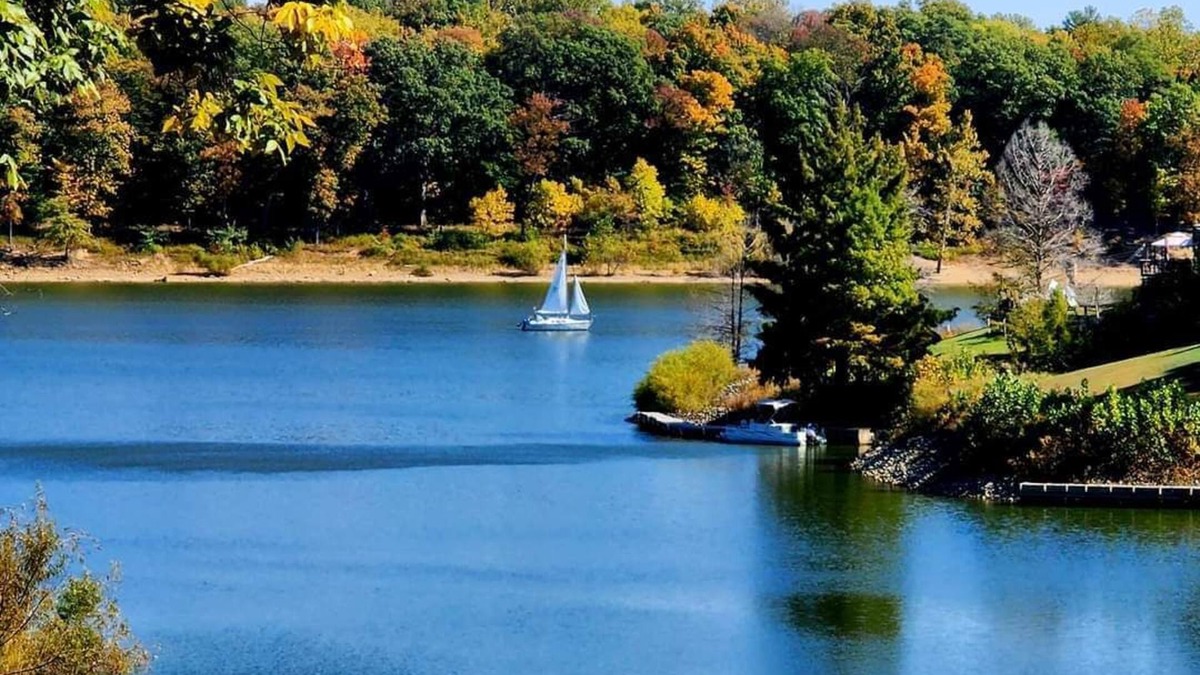 Bellmore House | Newly Updated Beautiful Lake Front Home