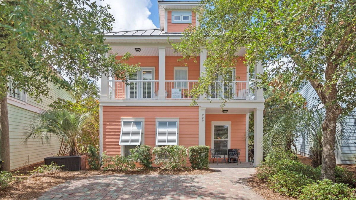 Villages of Crystal Beach House | Newly Updated | Golf Cart | Pool | 3 Kings