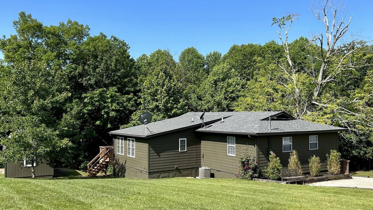 Falls of Rough Cottage | Newly updated Rough River Cottage with deck, grill and firepit!