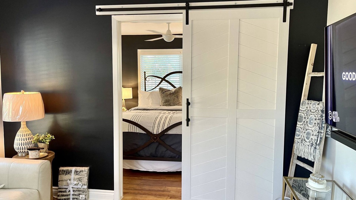 North Hi Mount Apartment | NEWLYRenovated FT. Worth Cultural District/Dickies Arena Keyless Entry Fast Wifi