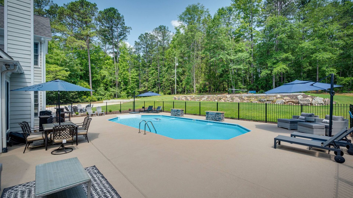 Newnan House | Newnan Vacation Rental w/Pool & Pickleball Court!