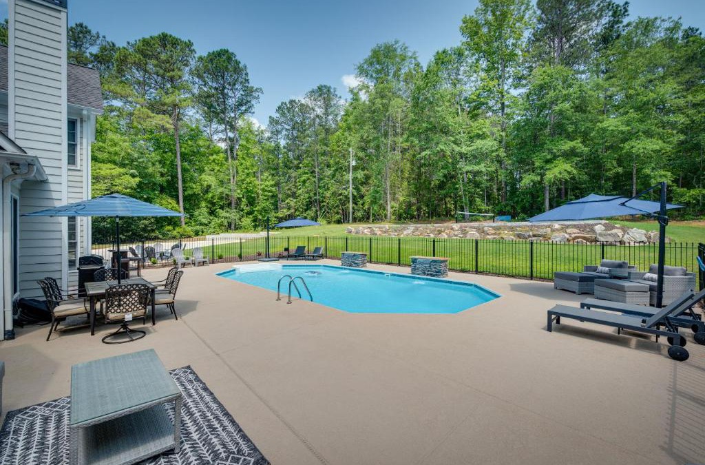 Newnan House | Newnan Vacation Rental with Pool and Pickleball Court!