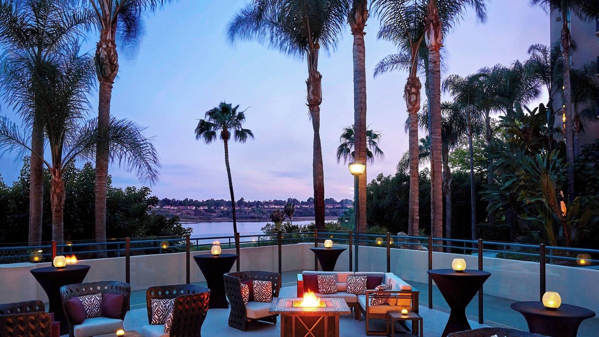 Santa Ana Heights Hotel | Newport Beach Marriott Bayview