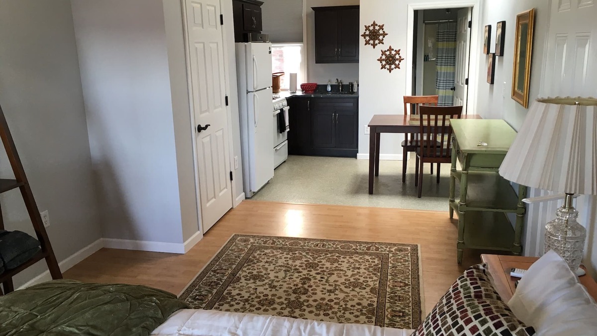 Newport Apartment | NEWPORT INN #3 - NO CLEANING FEES! FREE PARKING! WALK TO GAMES AND CONCERTS!