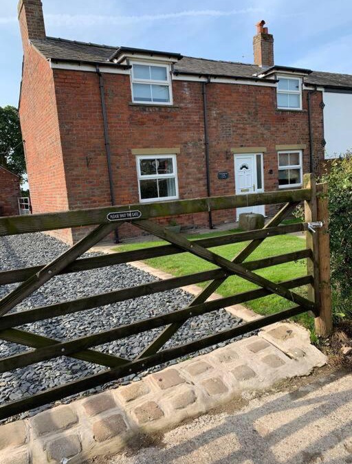 Wesham House | Newton Farm cottage, hot tub, garden views Near Lytham Ribby