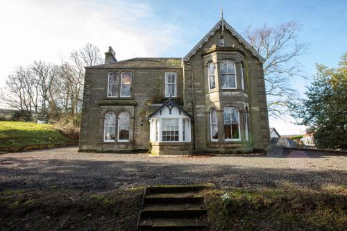 Cupar House | Newton Manor House - Luxury Retreat Sleeps 13