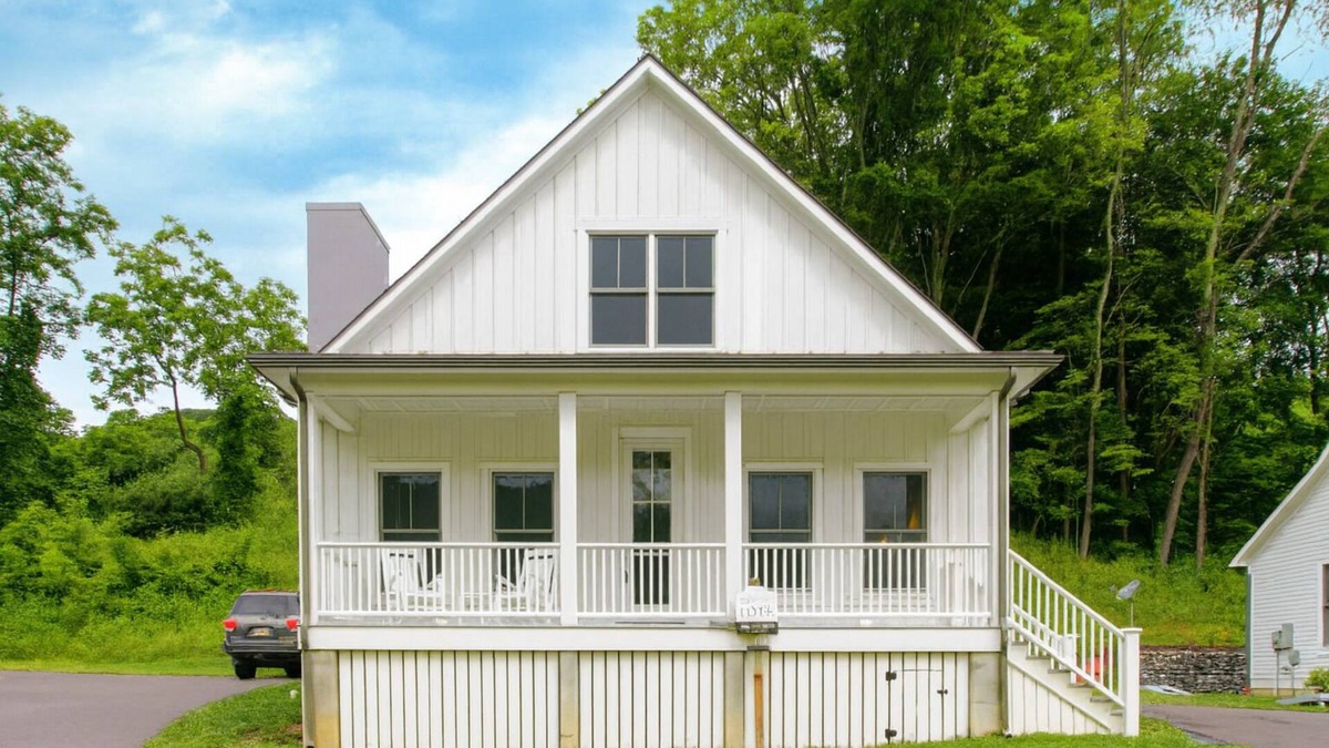 Warm Springs House | Next to the Springs! Bright + Modern Getaway Cottage Getaway