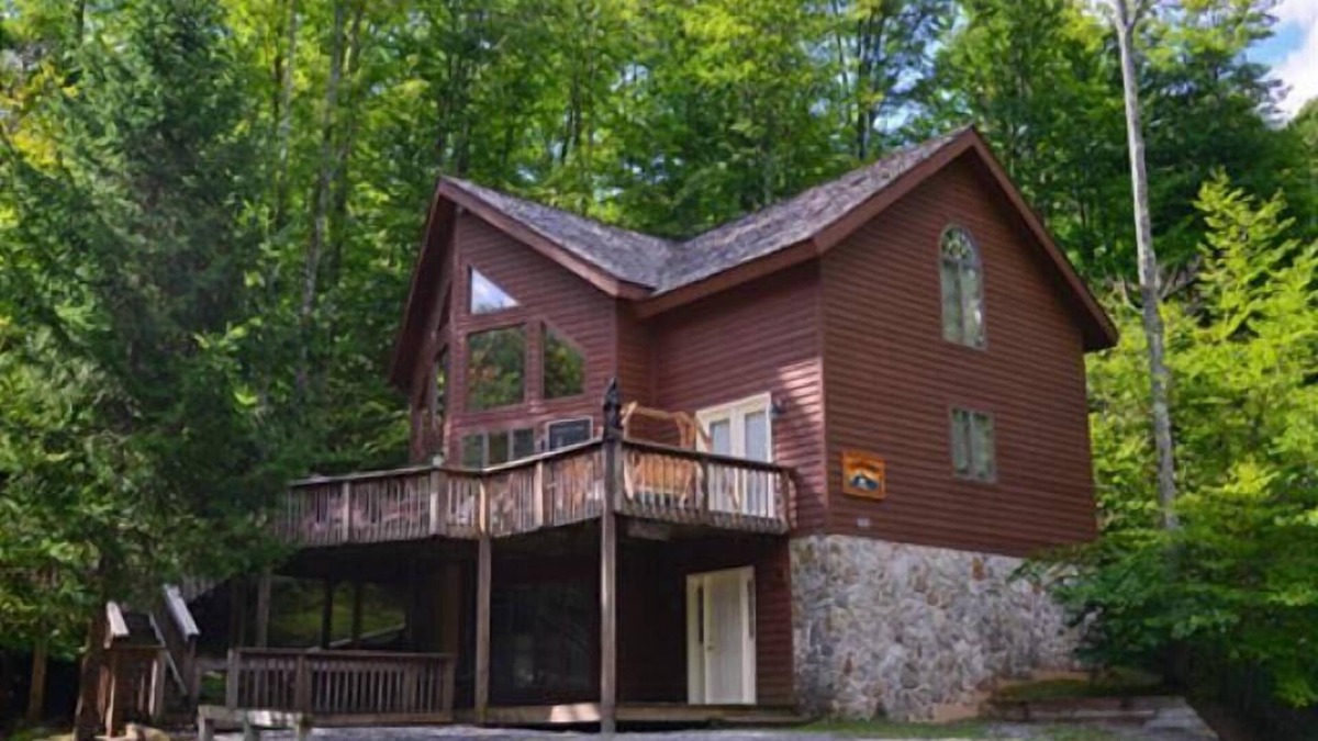 Northface House | NF35-Family Retreat! Hot tub! Game Room!