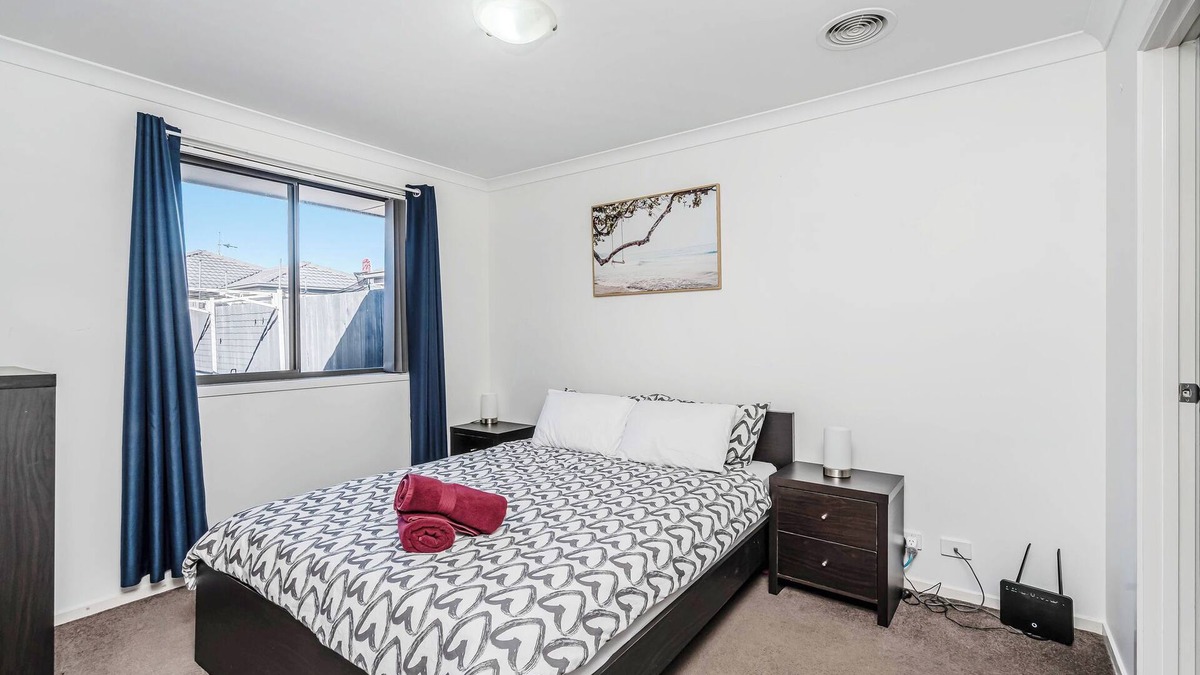 Moncrieff House | Ngunnawal 3 bedroom with Netflix and 100mbps Wifi