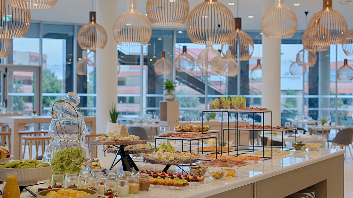 Blagnac Hotel | NH Toulouse Airport