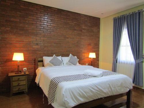 Borobudur House | Nia Maretta House Syariah