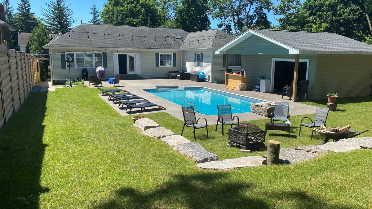 Niagara Falls Apartment | Niagara Falls Retreat: Walk to the Wonders