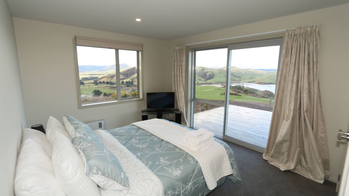 Waikawa House | Niagara Ridge Retreat Gateway to the Catlins