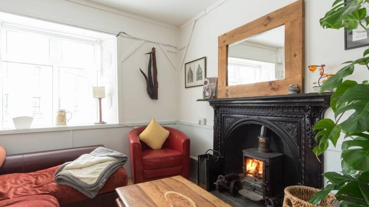 Kinvara Cottage | Niamh's Seaside Cottage Perfect location in the Heart of Kinvara Explore Unwind.