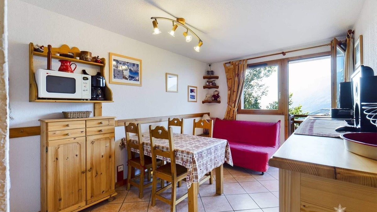 La Rosiere Apartment | NICE 1 ROOM APARTMENT