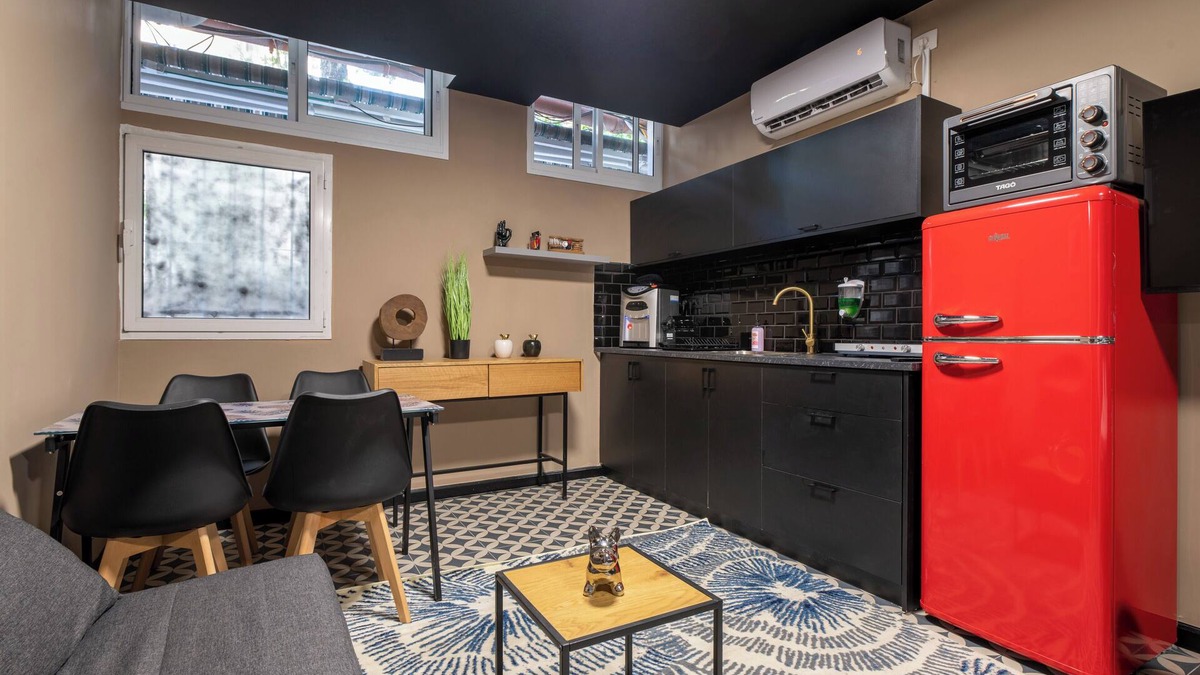 Haifa Apartment | Nice 2-bedroom apartment with AC in brilliant Haifa