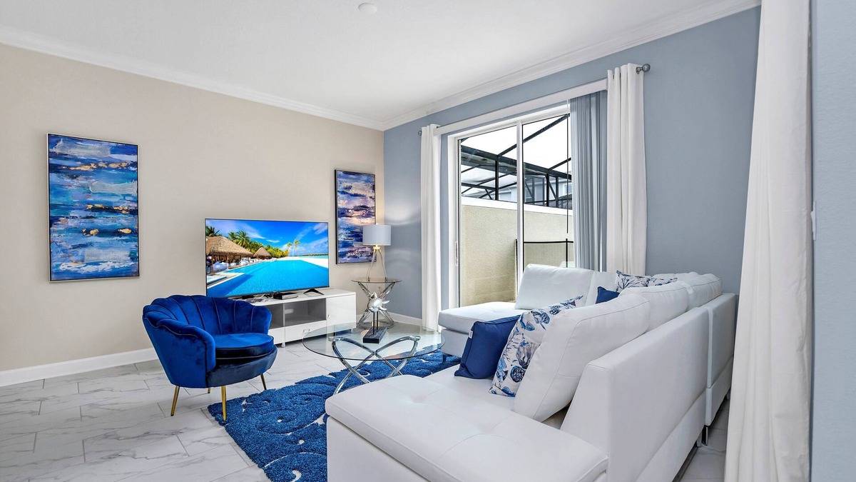 Campbell House | Nice 3 Bed Pool Townhome in Storey Lake Resort