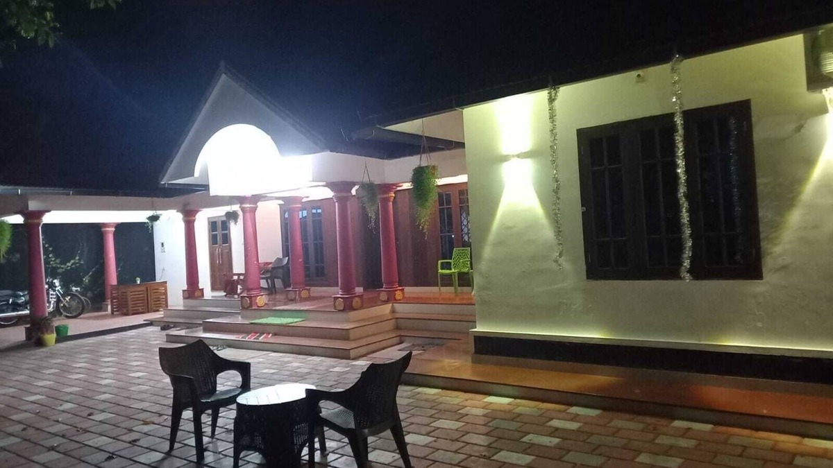 Kuzhuppilly Resort | Nice and Calm 2-bedroom homestay with WiFi, AC in pleasant Cherai beach