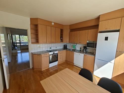 Hameenkyla Apartment | Nice and cloce to the airport 75m2 app