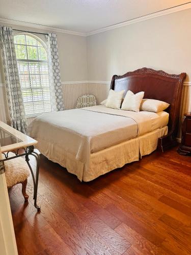 Wake Village House | Nice and peaceful bedroom