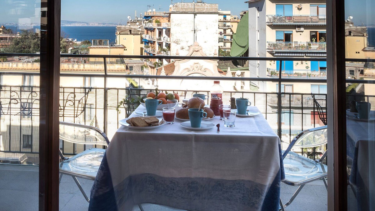 Sorrento City Centre Apartment | Nice and sunny apartment located on the main street of Sorrento