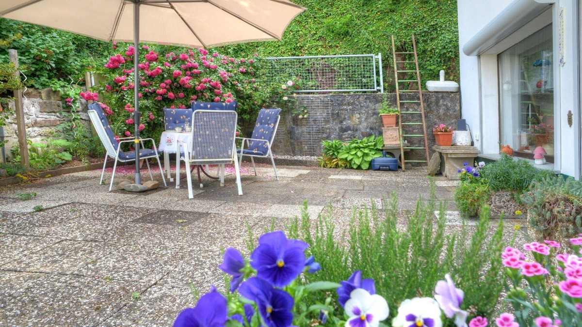 Schwalenberg Apartment | Nice apartment for 4 people with WIFI, TV, patio, pets allowed and parking