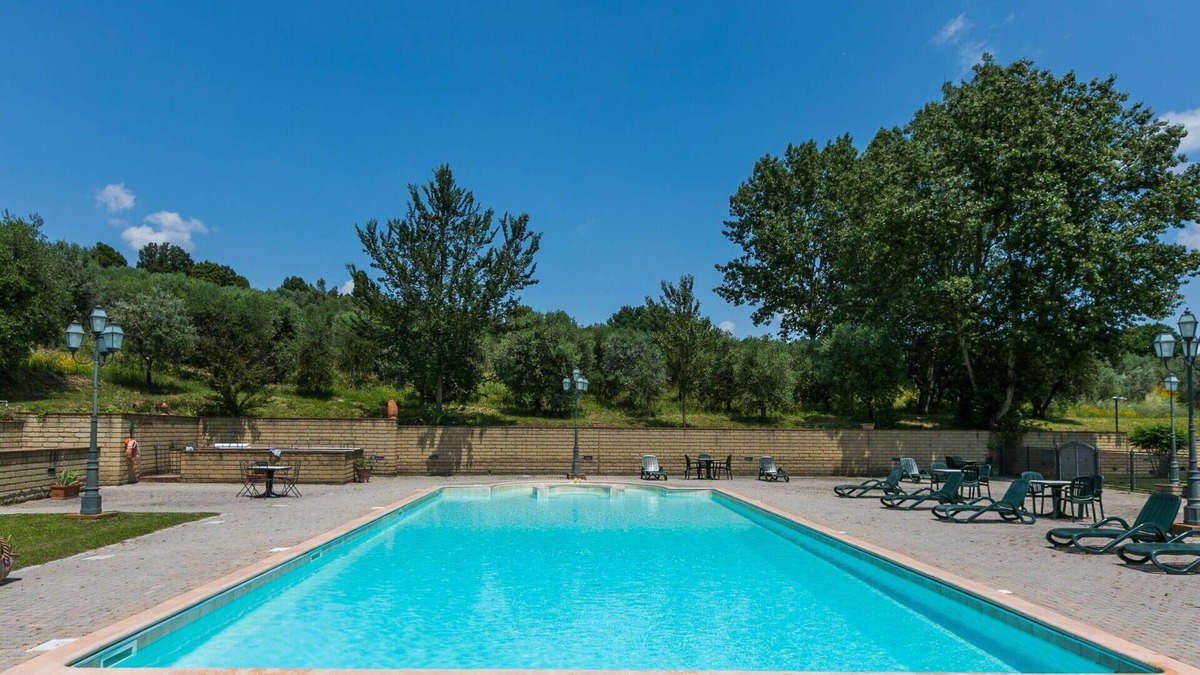 Capraia e Limite Villa | Nice apartment in villa for 4 guests with pool, A/C, WIFI, TV and parking