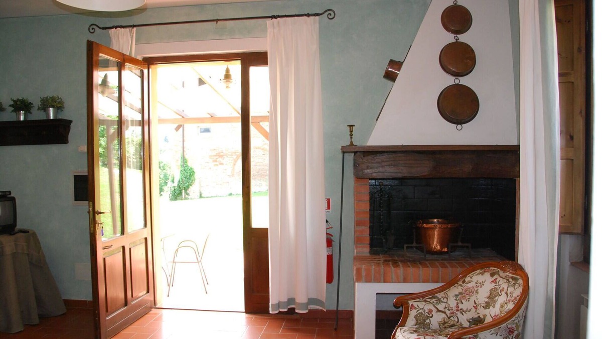 Castelfiorentino Villa | Nice apartment in villa with pool, WIFI, patio and panoramic view, close to San Gimignano