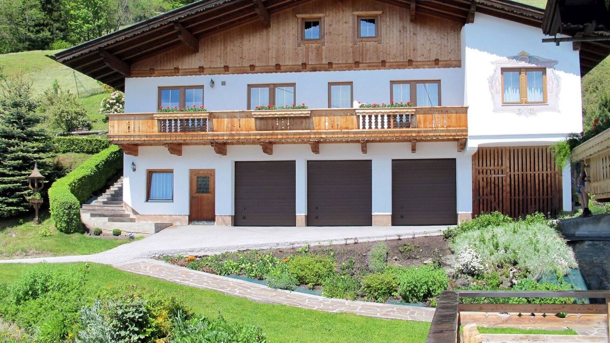 Zellbergeben Apartment | Nice apartment for 5 people with WIFI, TV, patio and parking
