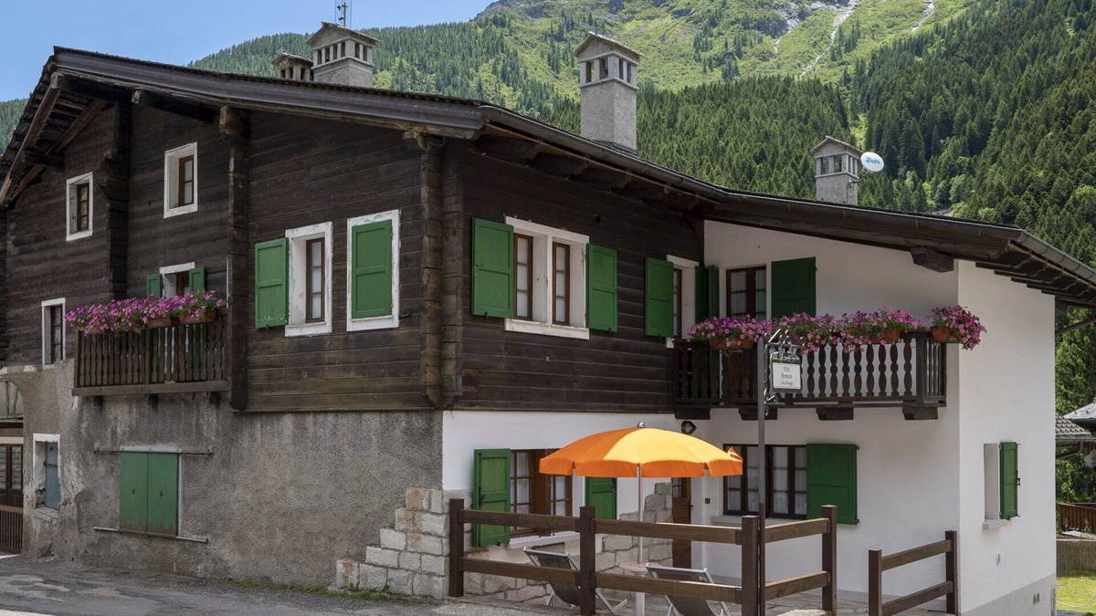 Macugnaga Apartment | Nice apartment for 2 people with TV, pets allowed and panoramic view