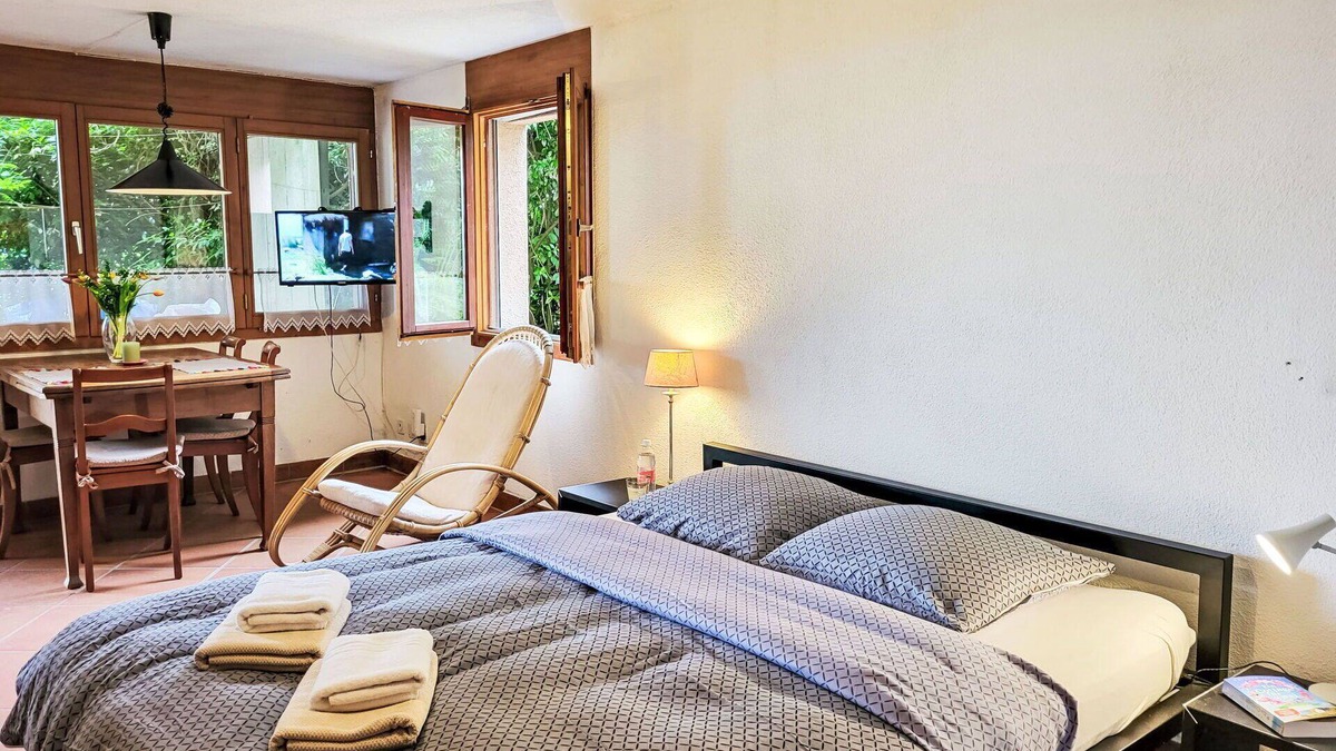Melano Apartment | Nice apartment for 2 people with TV, patio, pets allowed, panoramic view and parking