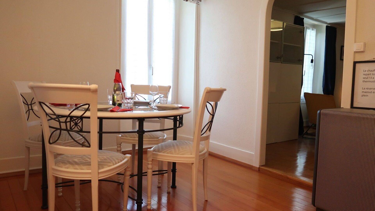 Villette Apartment | Nice apartment for 4 guests with WIFI, TV, patio, pets allowed and parking