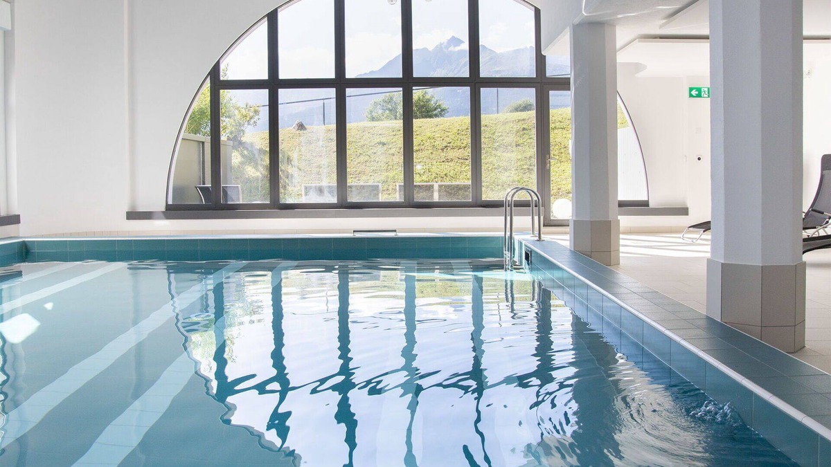 Falera Apartment | Nice apartment for 4 people with WIFI, pool, TV, balcony, panoramic view and parking