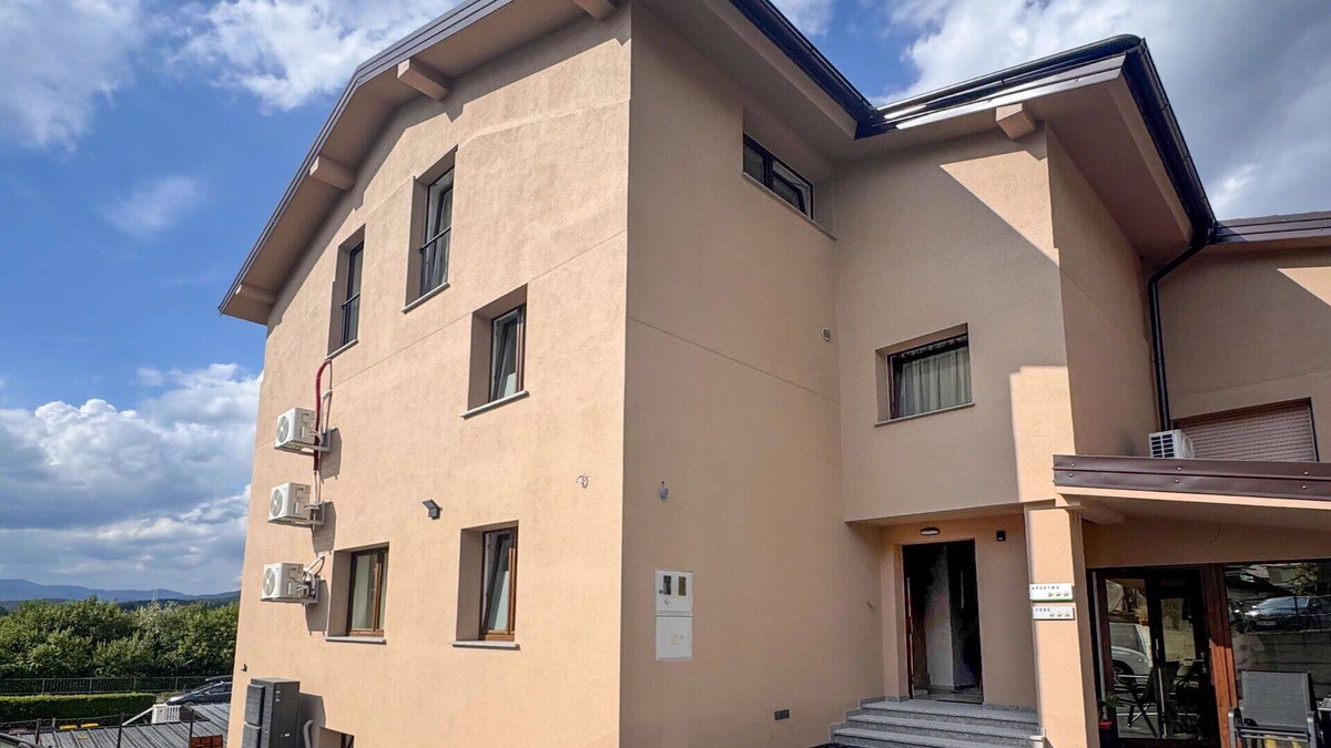 Postojna Apartment | Nice apartment for 4 people with A/C, WIFI, TV, panoramic view and parking