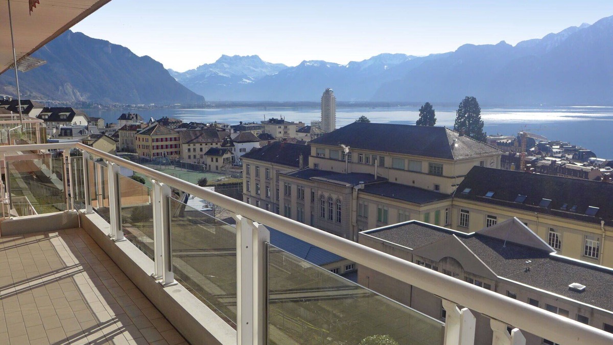 Montreux Apartment | Nice apartment for 5 guests with WIFI, TV, balcony, pets allowed and panoramic view