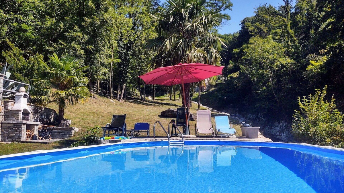 Sorico Apartment | Nice apartment for 5 guests with pool, WIFI, TV, balcony, pets allowed and parking