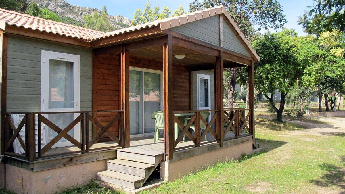 Aregno Apartment | Nice apartment for 6 people with WIFI, A/C, TV, terrace and parking