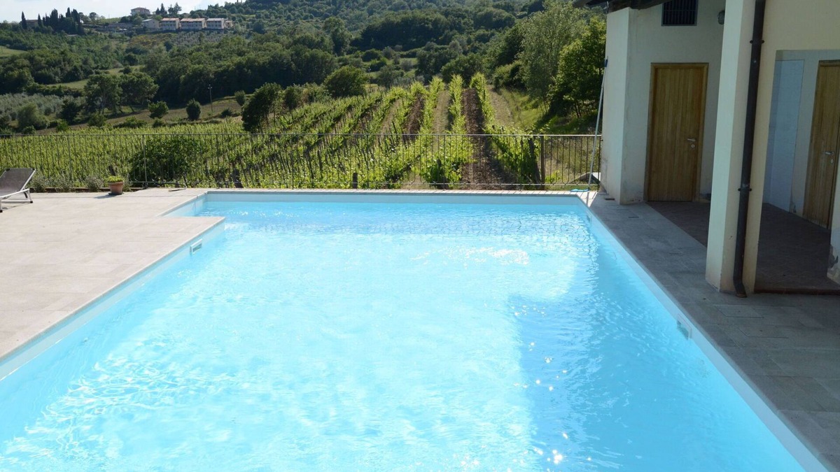Capolona Apartment | Nice apartment for 6 guests with pool, WIFI, TV, pets allowed and parking, close to Arezzo