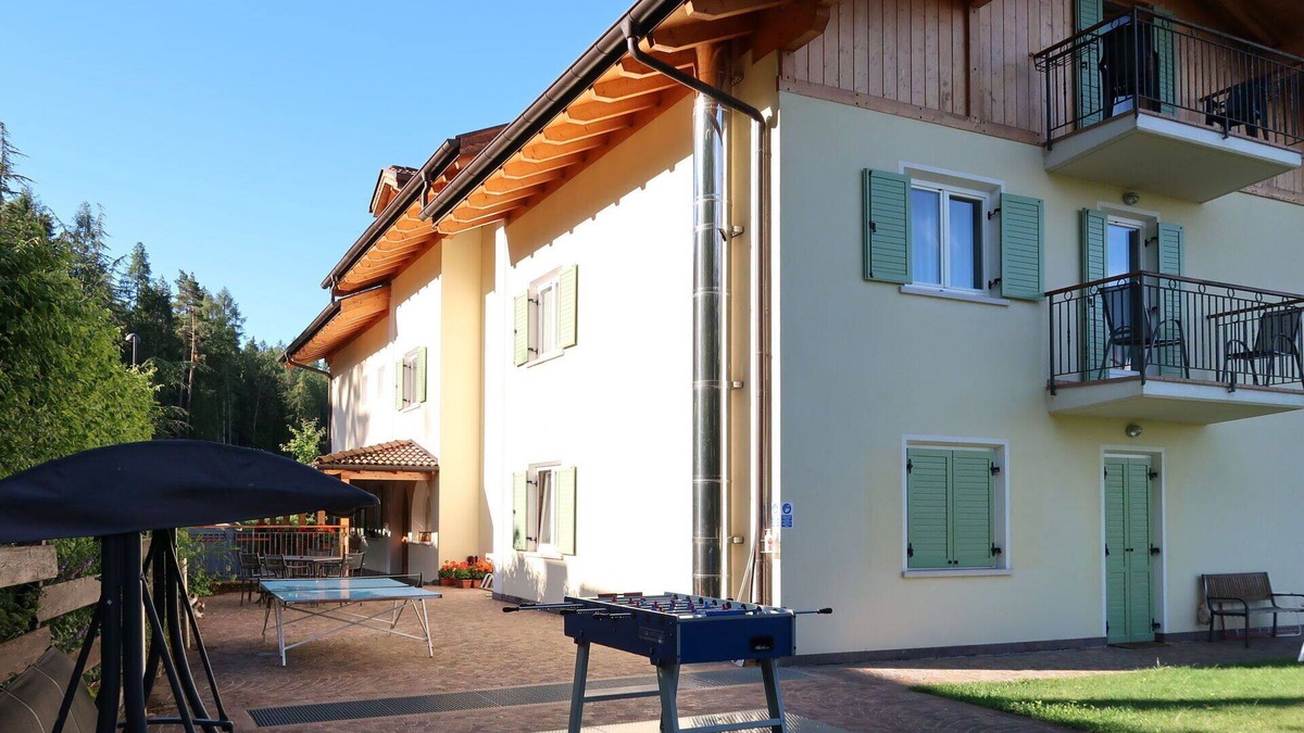 Ronzone Apartment | Nice apartment for 6 guests with WIFI, balcony and parking