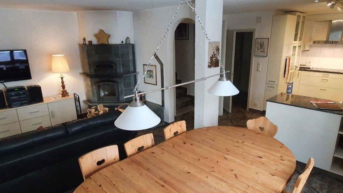 Valbella Apartment | Nice apartment for 7 guests with WIFI, TV, balcony and pets allowed